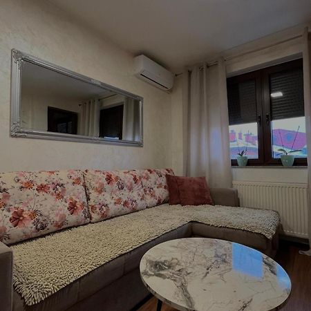 Apartman Basic Doboj Eksteriør bilde