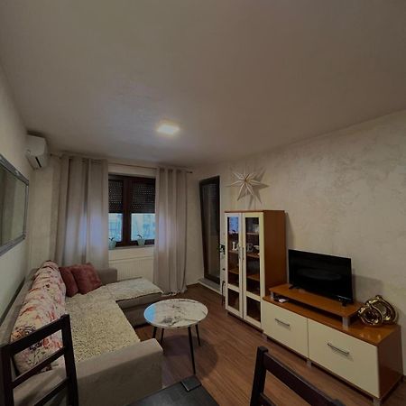 Apartman Basic Doboj Eksteriør bilde
