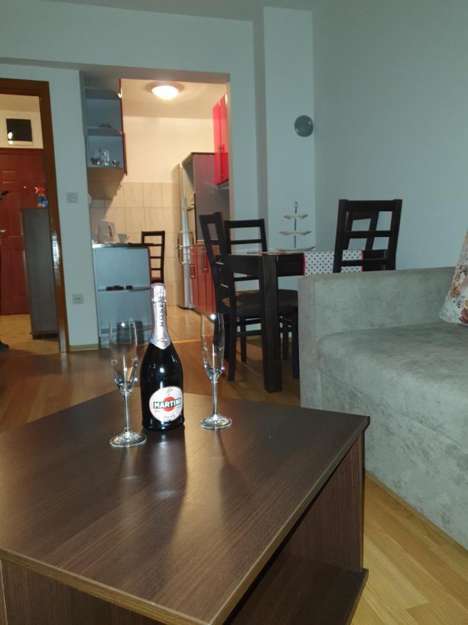 Apartman Basic Doboj Eksteriør bilde
