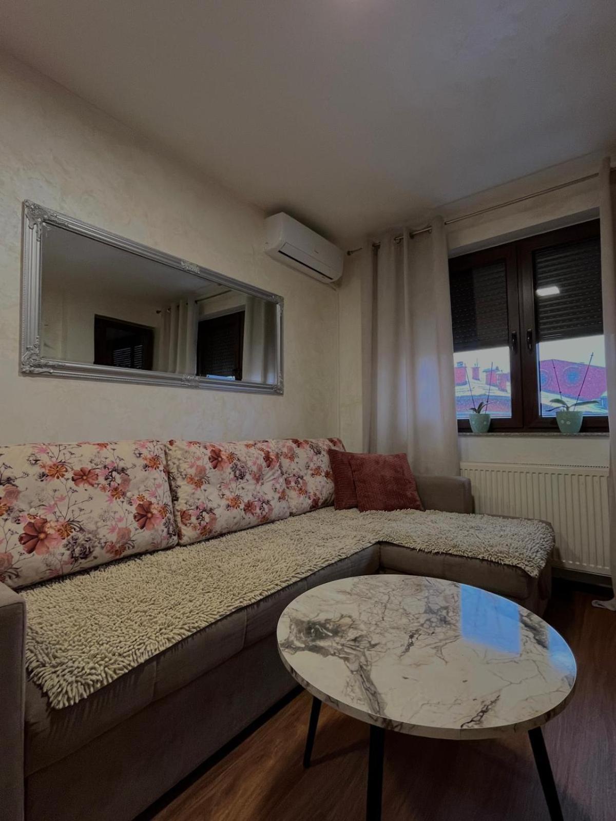 Apartman Basic Doboj Eksteriør bilde